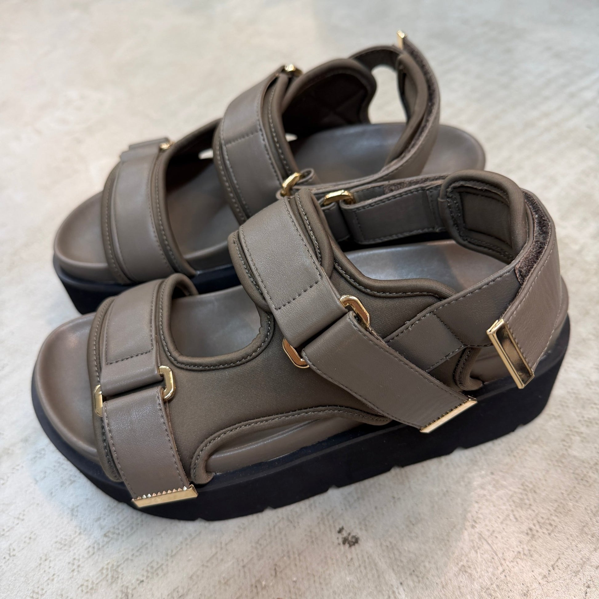 【ATELIER BRUGGE】Velcro straps plat form sandals - Champdelarose