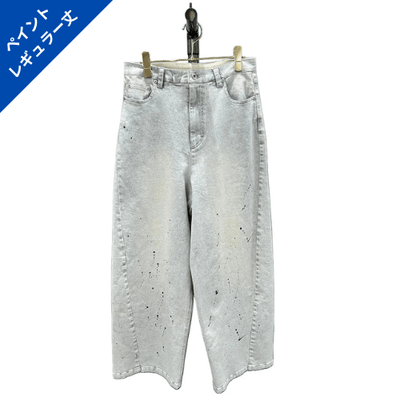 【ayane 2026 AW】グレイッシュデニムペイント加工バレルレッグパンツ（レギュラー丈・ペイント加工） - Champdelarose