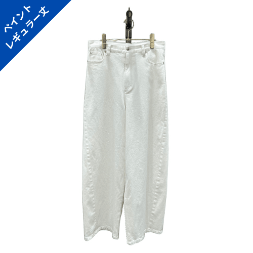 【ayane 2026 AW】ホワイトデニムバレルレッグペイント加工パンツ（レギュラー丈・ペイント加工） - Champdelarose