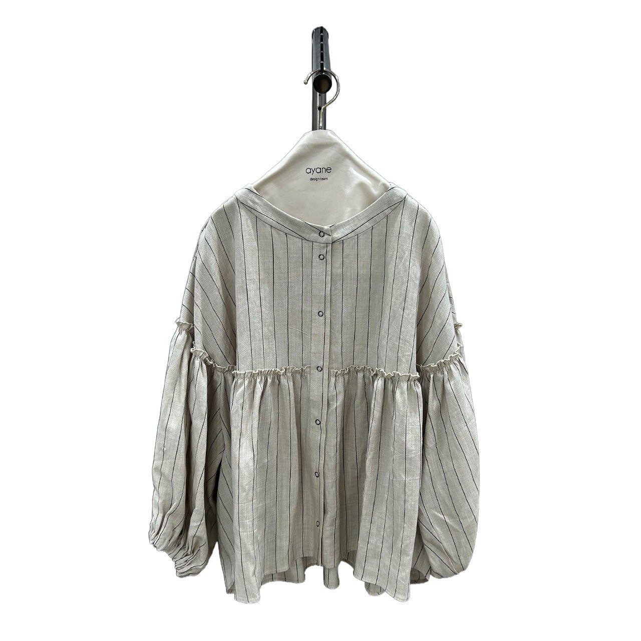 【ayane 2026 MID SUMMER COLLECTION】ピンストライプボリュームスリーブシャツ - Champdelarose