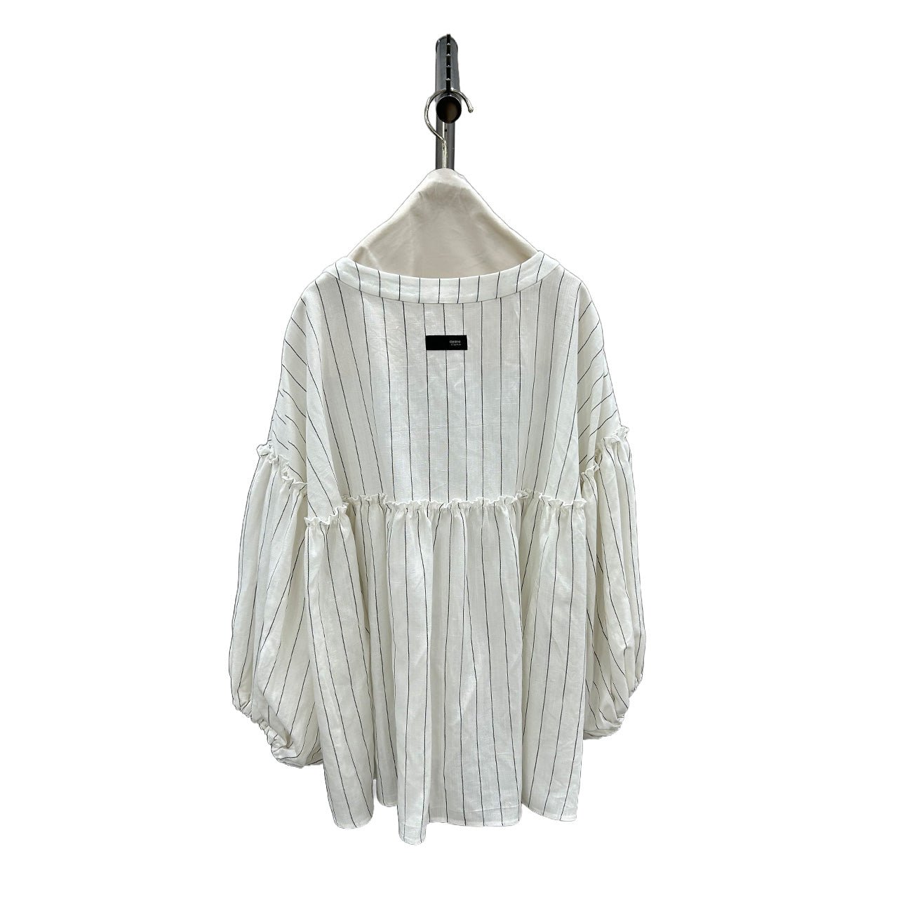 【ayane 2026 MID SUMMER COLLECTION】ピンストライプボリュームスリーブシャツ - Champdelarose