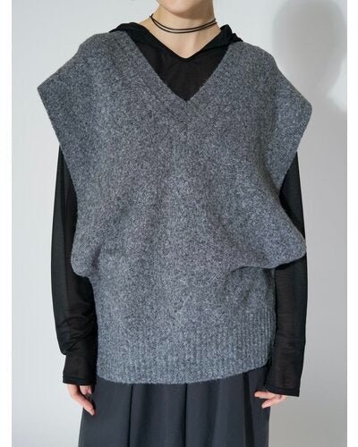 【CHIGNON 2026 AUTUMN】サイドオープンVネックニットVT - Champdelarose