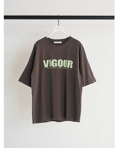 【CHIGNON 2026 SPRING】"VIGOUR"プリントTee - Champdelarose
