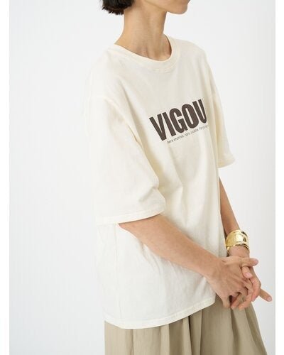 【CHIGNON 2026 SPRING】"VIGOUR"プリントTee - Champdelarose