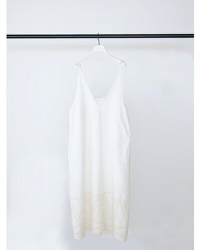 【CHIGNON 2026 SS COLLECTION】スカラ刺繍キャミOP - Champdelarose