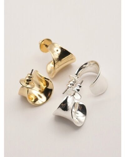 【CHIGNON 2026 SUMMER COLECTION】トライアングルカーブラップピアス - Champdelarose