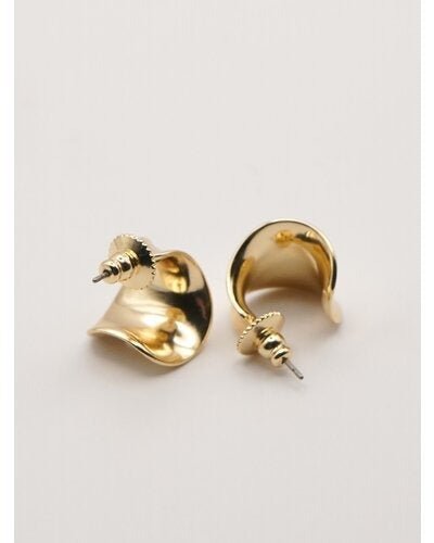 【CHIGNON 2026 SUMMER COLECTION】トライアングルカーブラップピアス - Champdelarose