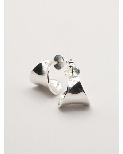 【CHIGNON 2026 SUMMER COLECTION】トライアングルカーブラップピアス - Champdelarose