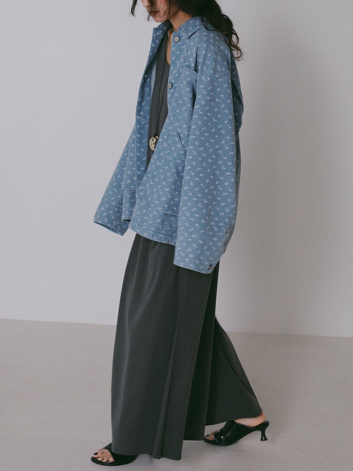 【CHIGNON 2027 PRE-SPRING】フラワープリントデニムカバーオール - 12月中旬頃発送 - Champdelarose