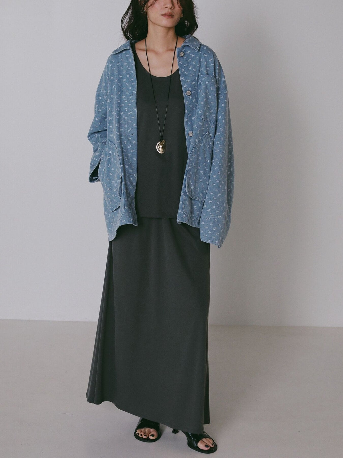 【CHIGNON 2027 PRE-SPRING】フラワープリントデニムカバーオール - 12月中旬頃発送 - Champdelarose