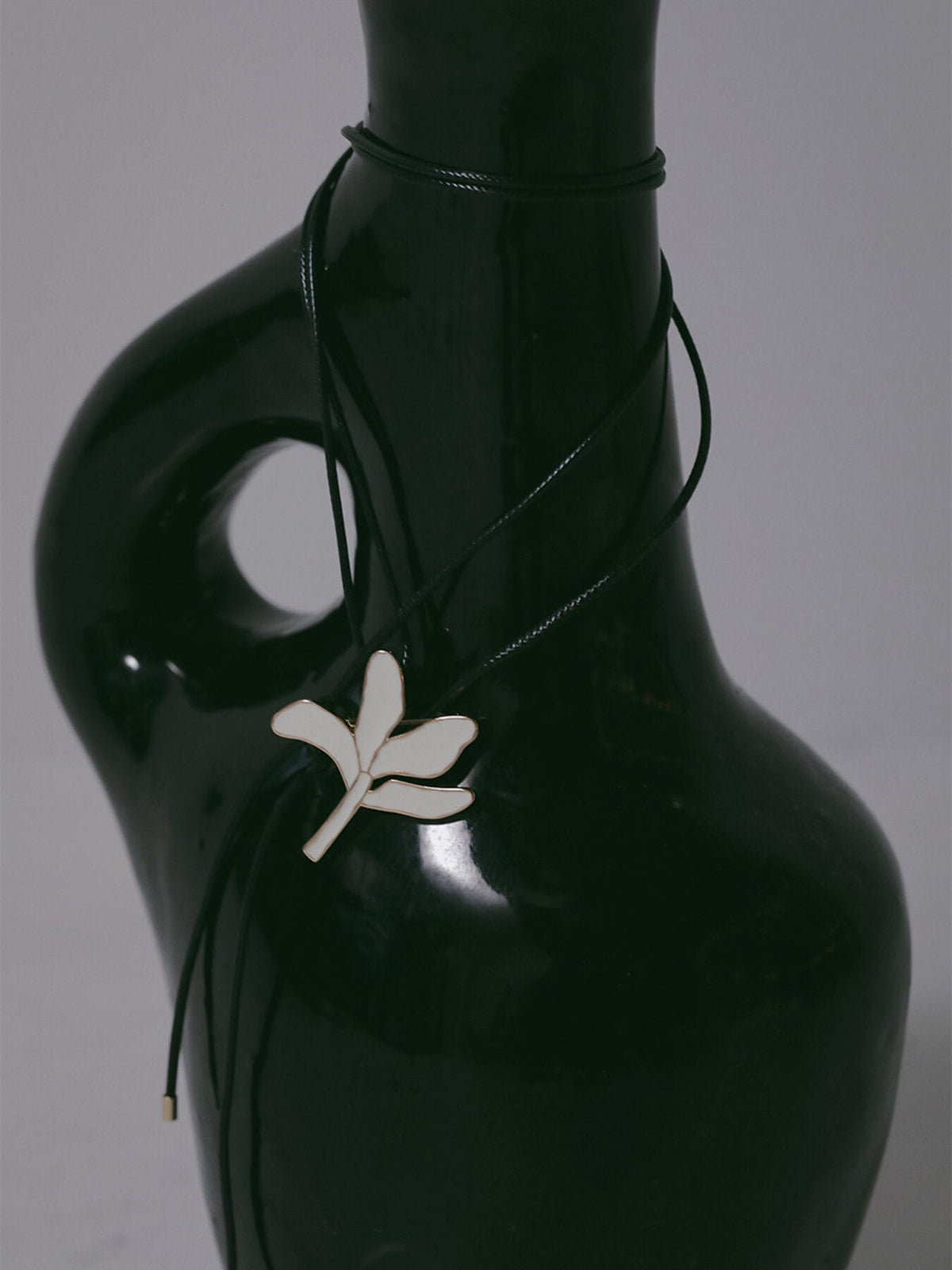 【CHIGNON 2027 PRE-SPRING】リーフエポブローチ&ネックレス - 12月下旬頃発送 - Champdelarose