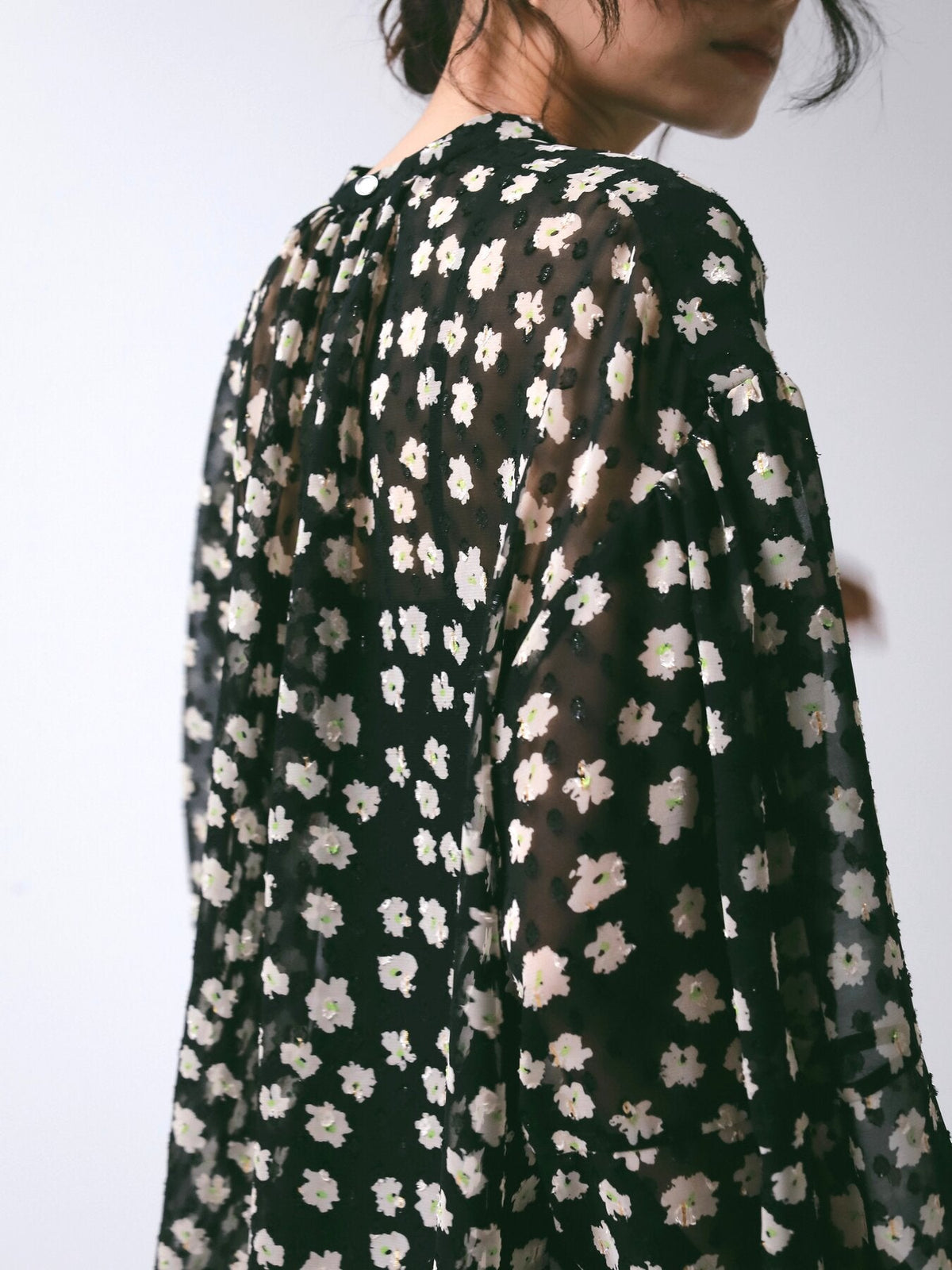 【CHIGNON 2027 PRE-SPRING】シアーフラワーボリュームBL - 12月下旬頃発送 - Champdelarose