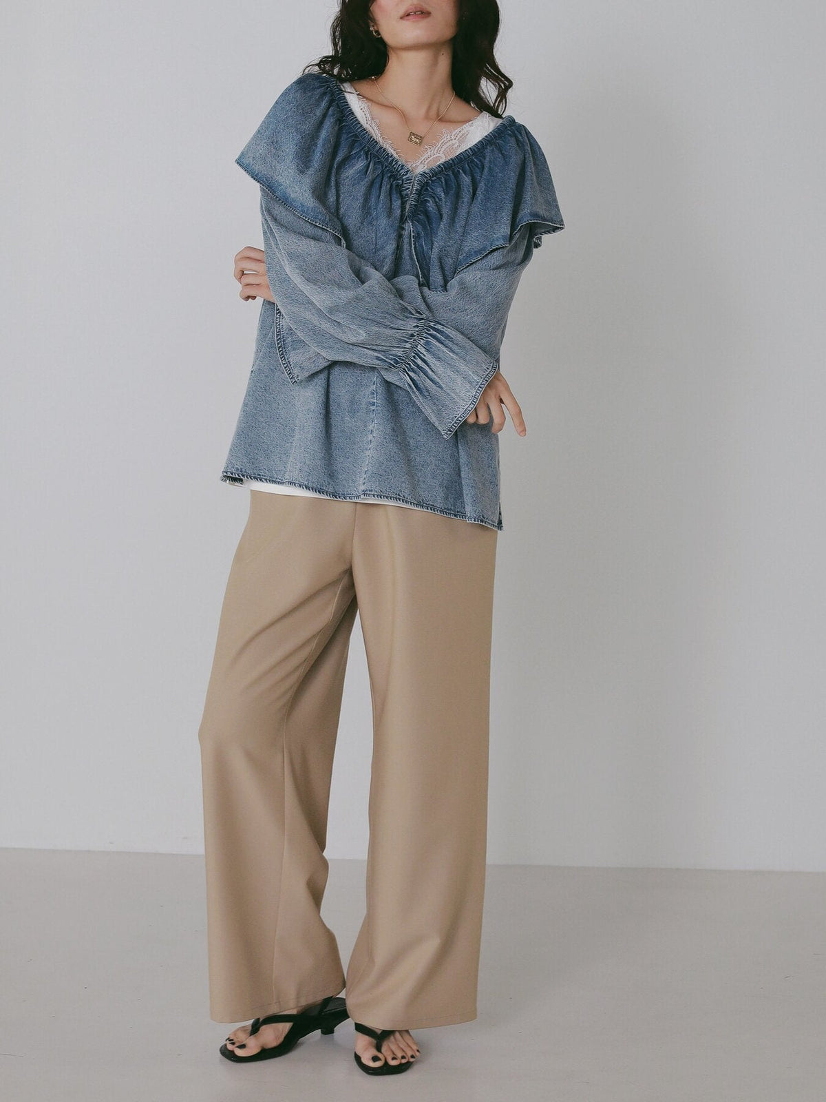 【CHIGNON 2027 PRE-SPRING】オーバーフリルデニムBL - 12月中旬頃発送 - Champdelarose