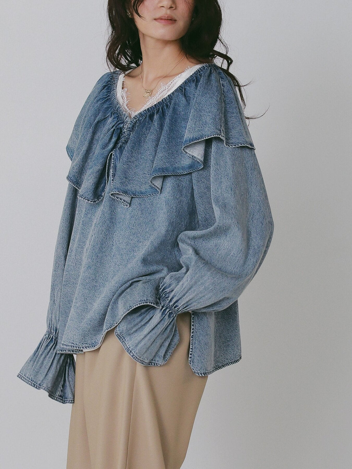 【CHIGNON 2027 PRE-SPRING】オーバーフリルデニムBL - 12月中旬頃発送 - Champdelarose