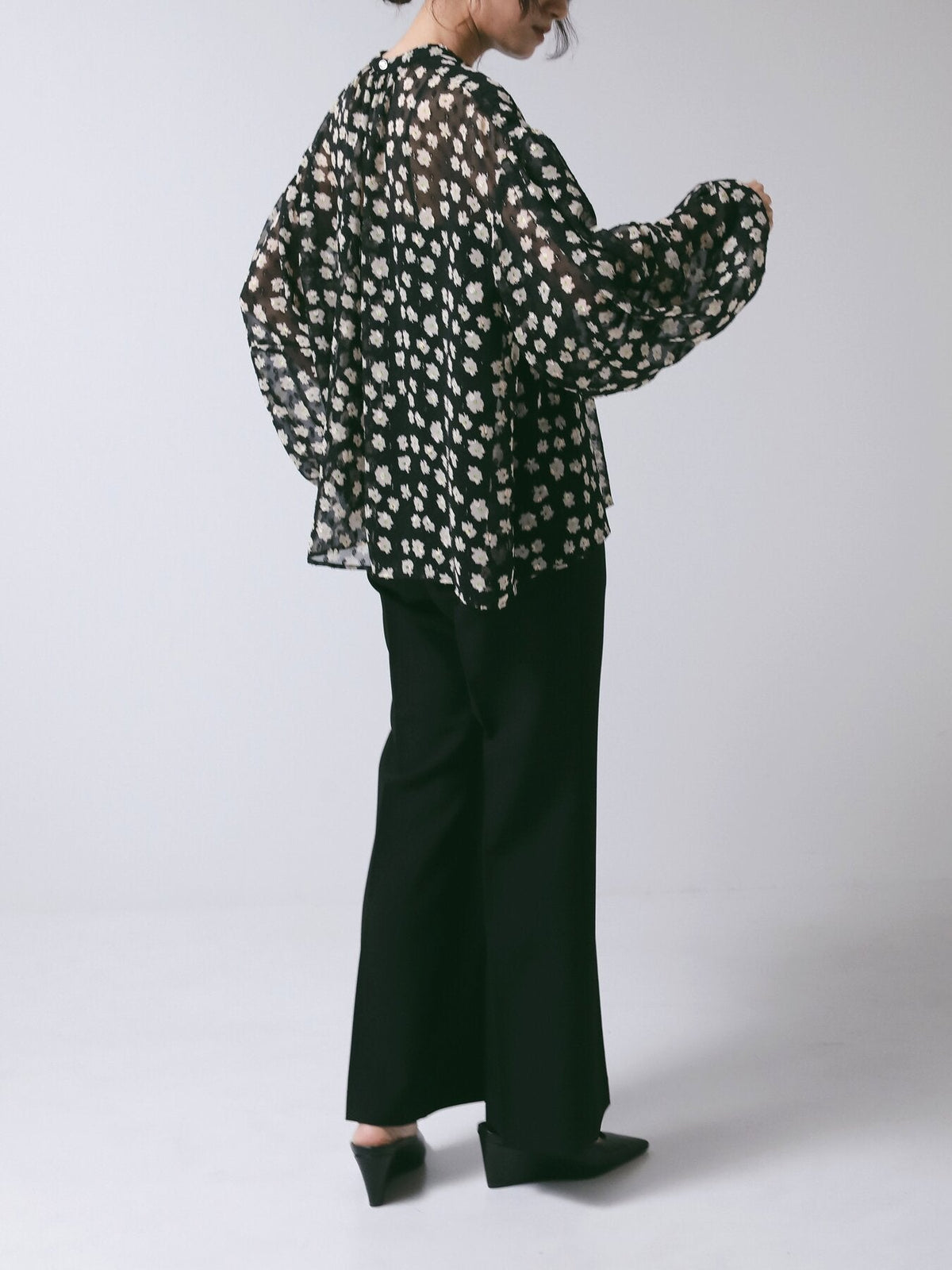 【CHIGNON 2027 PRE-SPRING】シアーフラワーボリュームBL - 12月下旬頃発送 - Champdelarose