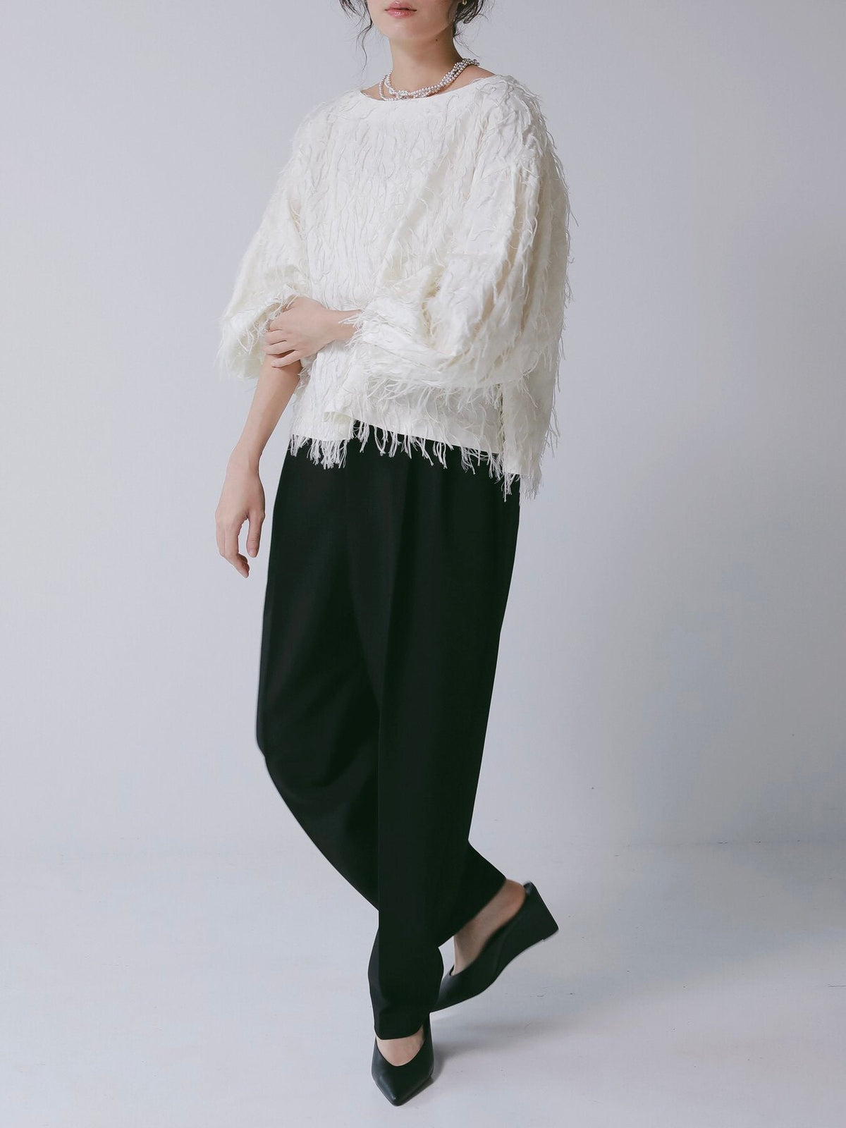 【CHIGNON 2027 PRE-SPRING】カットJQボリュームスリーブBL - 12月下旬頃発送 - Champdelarose