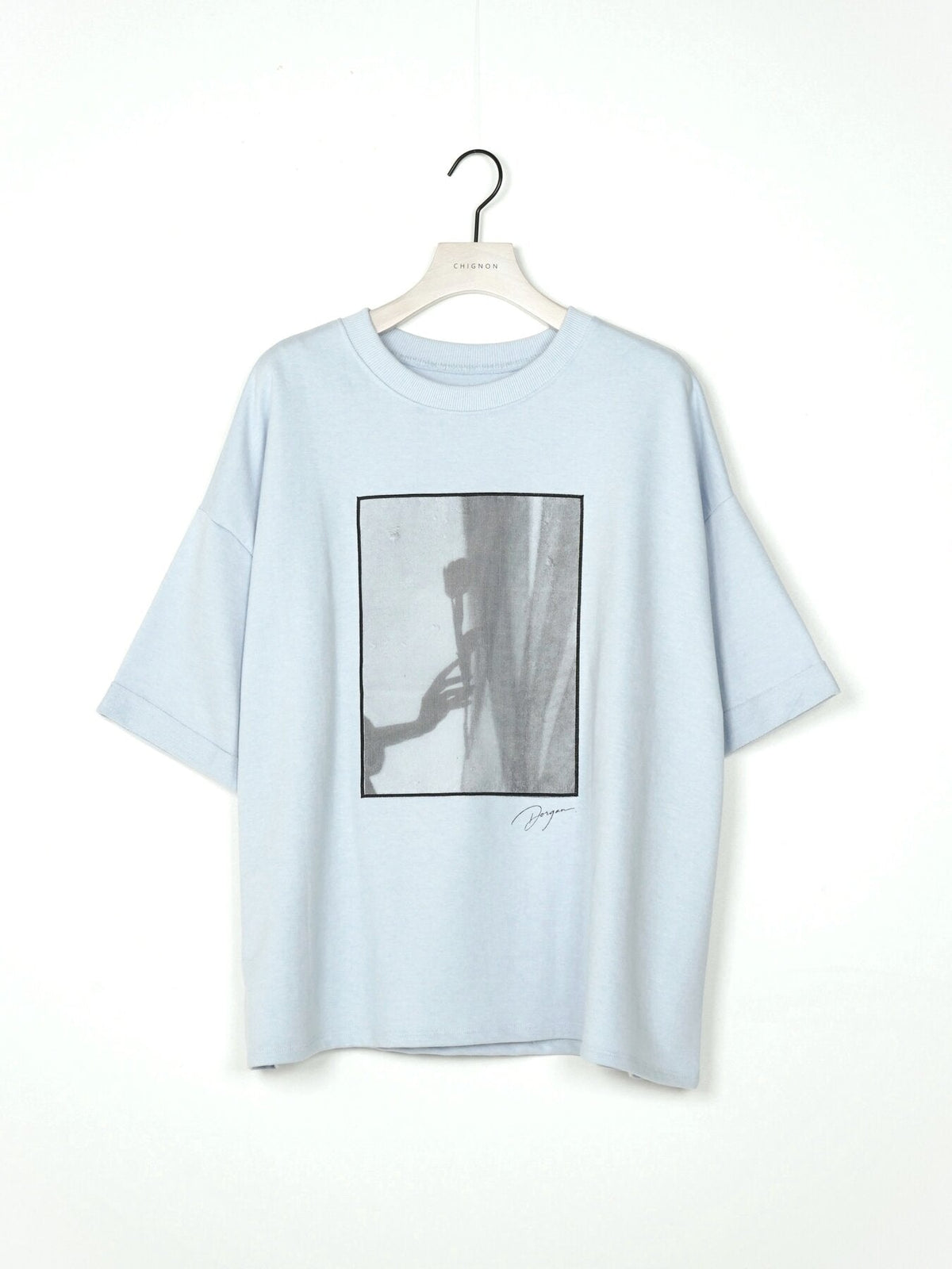 【CHIGNON 2027 PRE-SPRING】PHOTOオーガンジーミニ裏TEE - 12月中旬頃発送 - Champdelarose