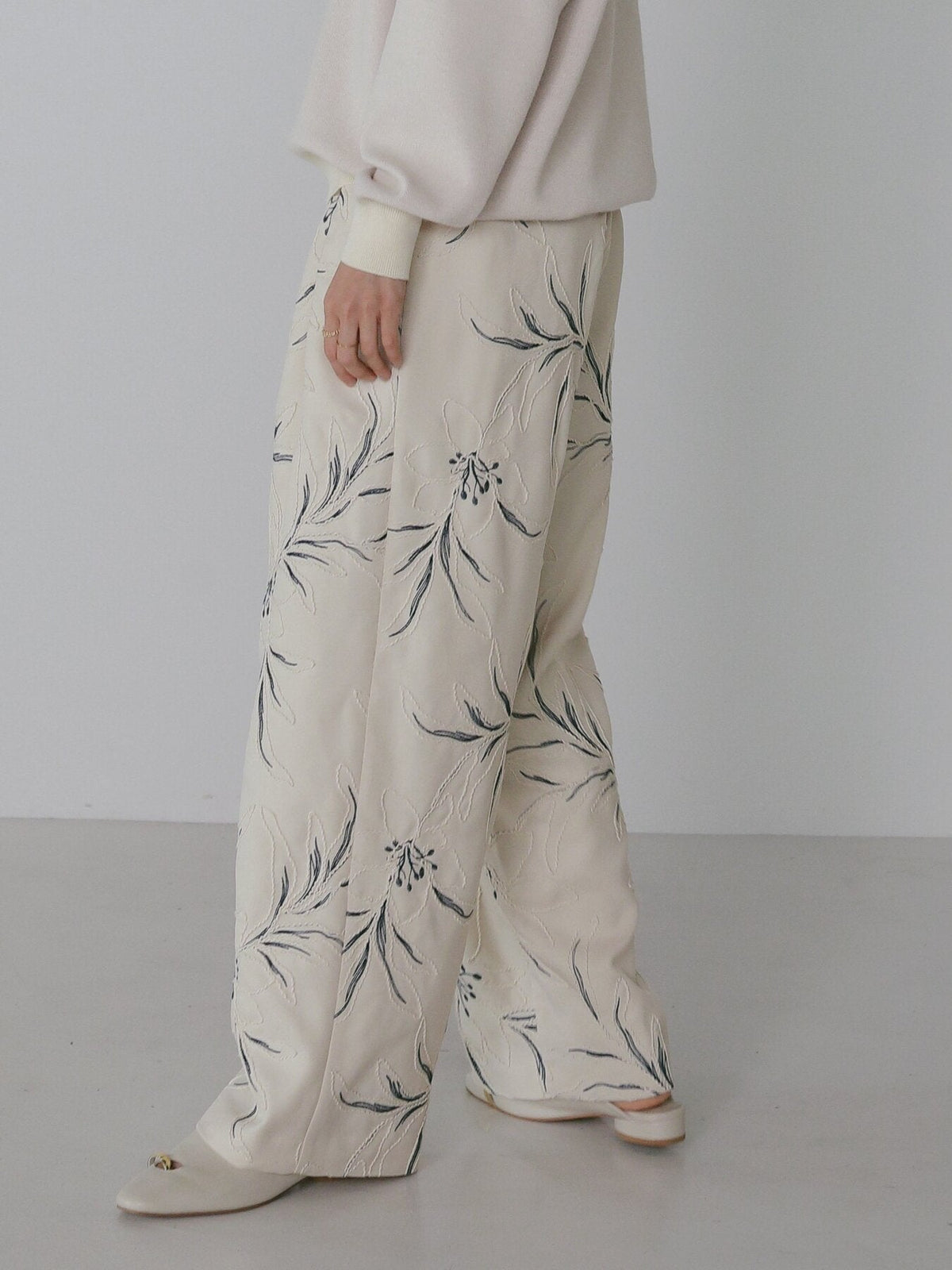 【CHIGNON 2027 PRE-SPRING】コードフラワー刺繍PT - 12月中旬頃発送 - Champdelarose