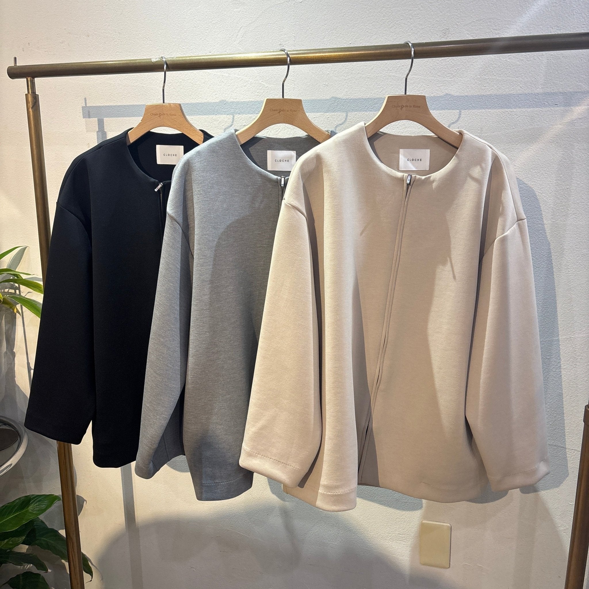 【CLOCHE 】ダンボールノーカラージップブルゾン - Champdelarose