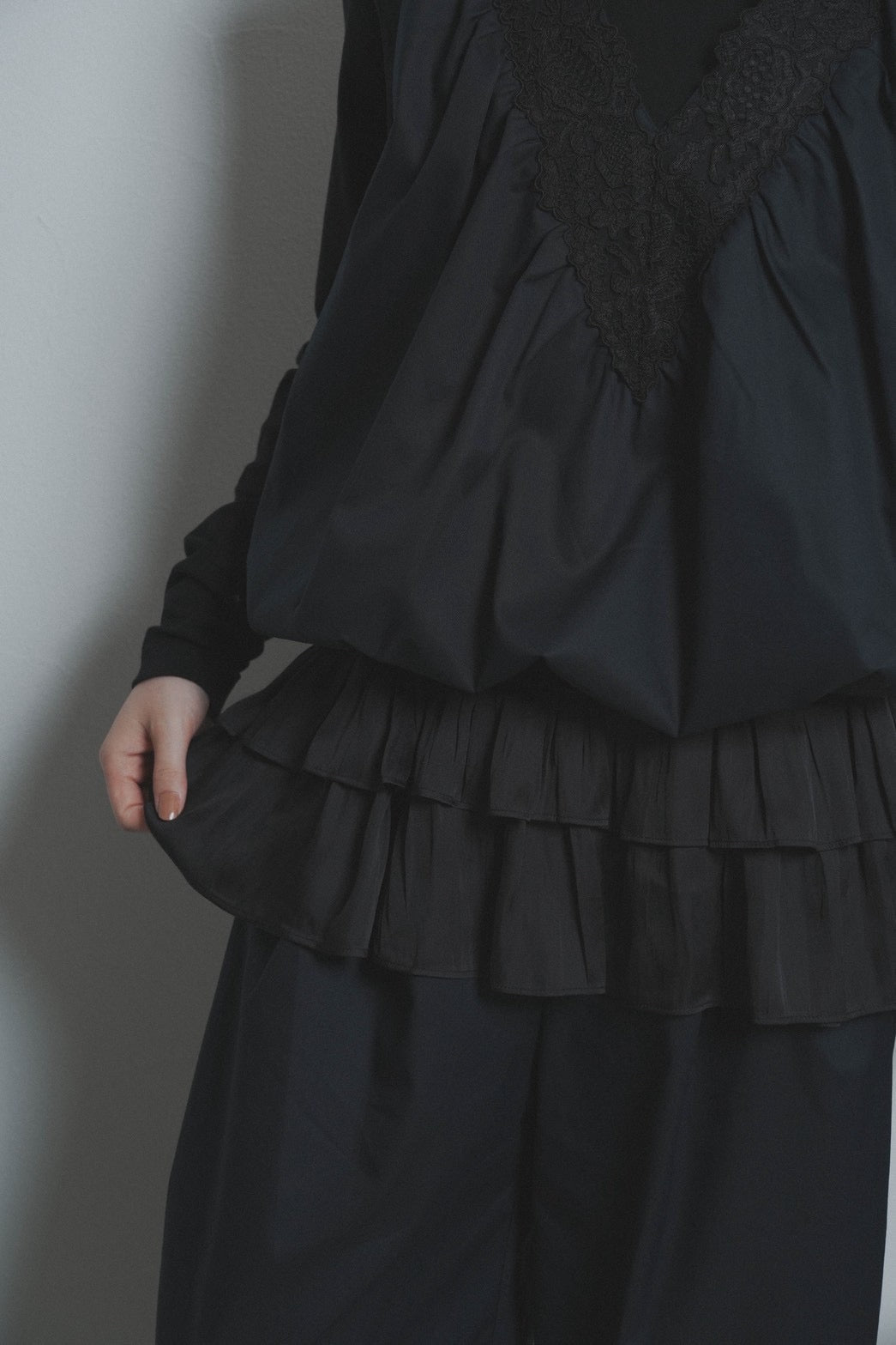【CYAN 2026 AW VOL.2】レースネックバルーンベスト - 10月下旬頃発送 - Champdelarose