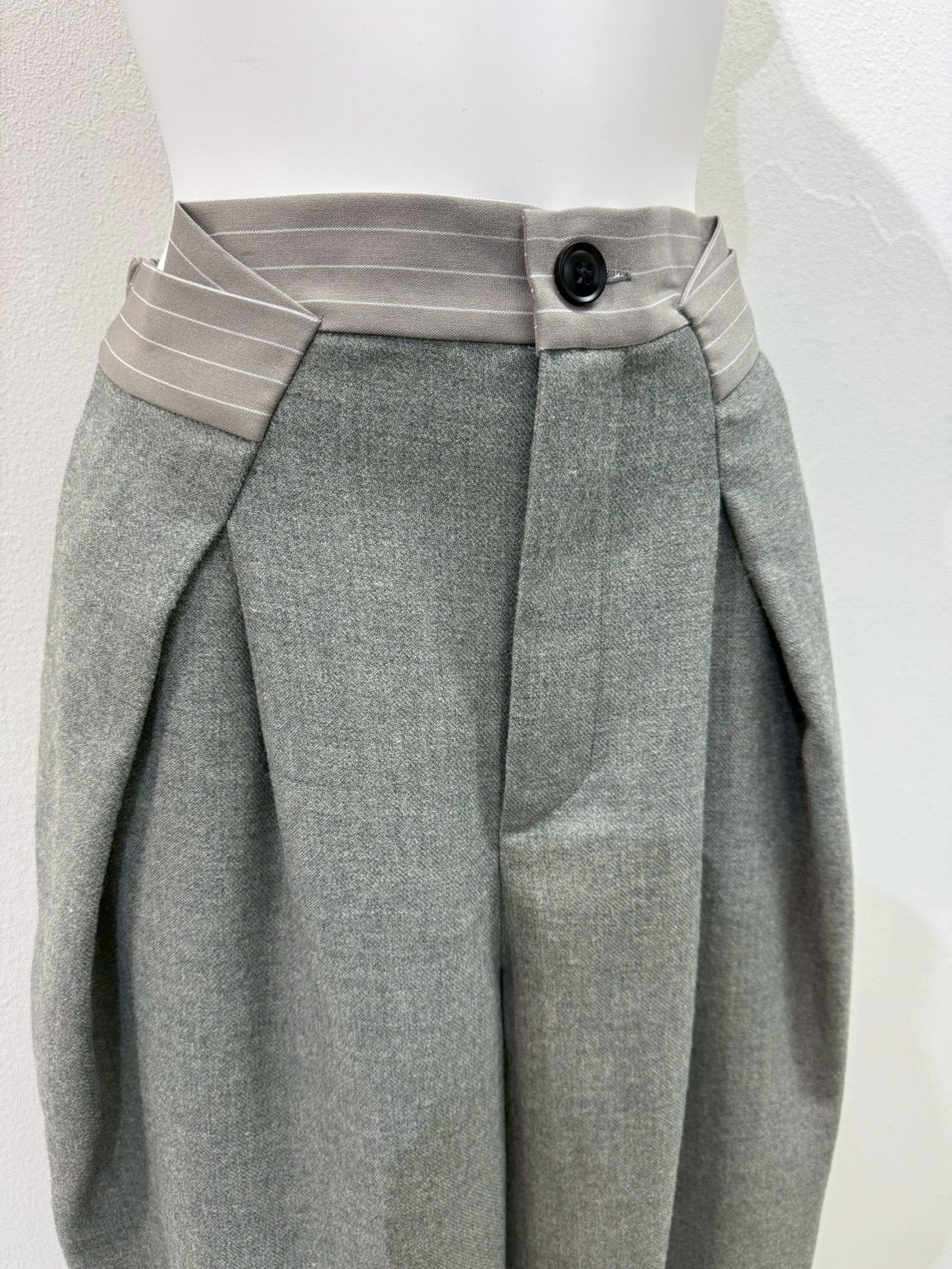 【CYAN 2026 AW VOL.2】タックベルトウーリーワイド - 10月下旬頃発送 - Champdelarose
