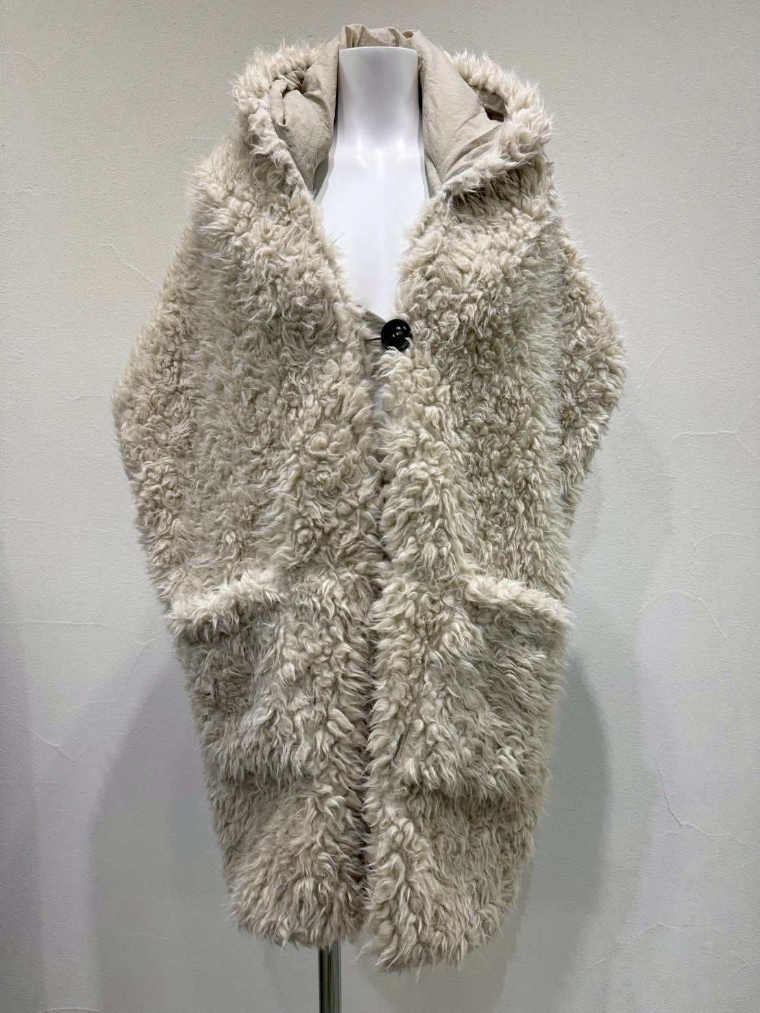 【CYAN 2026 AW VOL.2】シャギーボアフーディストール - 10月下旬頃発送 - Champdelarose