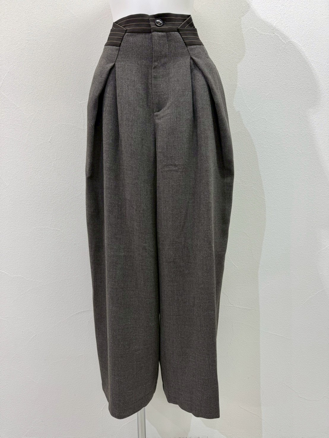 【CYAN 2026 AW VOL.2】タックベルトウーリーワイド - 10月下旬頃発送 - Champdelarose