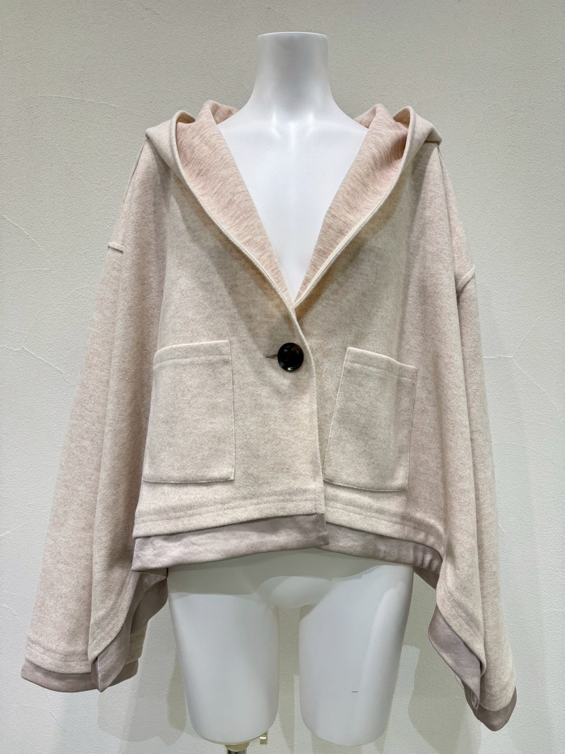 【CYAN 2026 AW VOL.2】ラウンドヘムフラノショートフーディ - 11月中旬頃発送 - Champdelarose