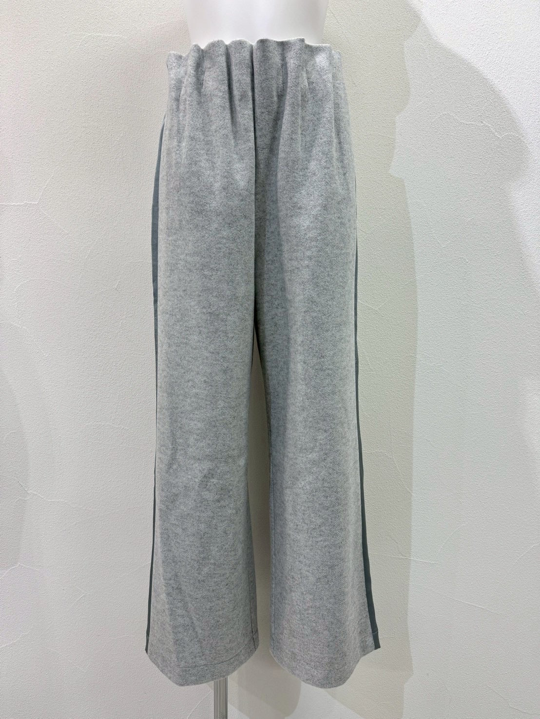 【CYAN 2026 AW VOL.2】ストレッチフラノラインパンツ - 11月中旬頃発送 - Champdelarose