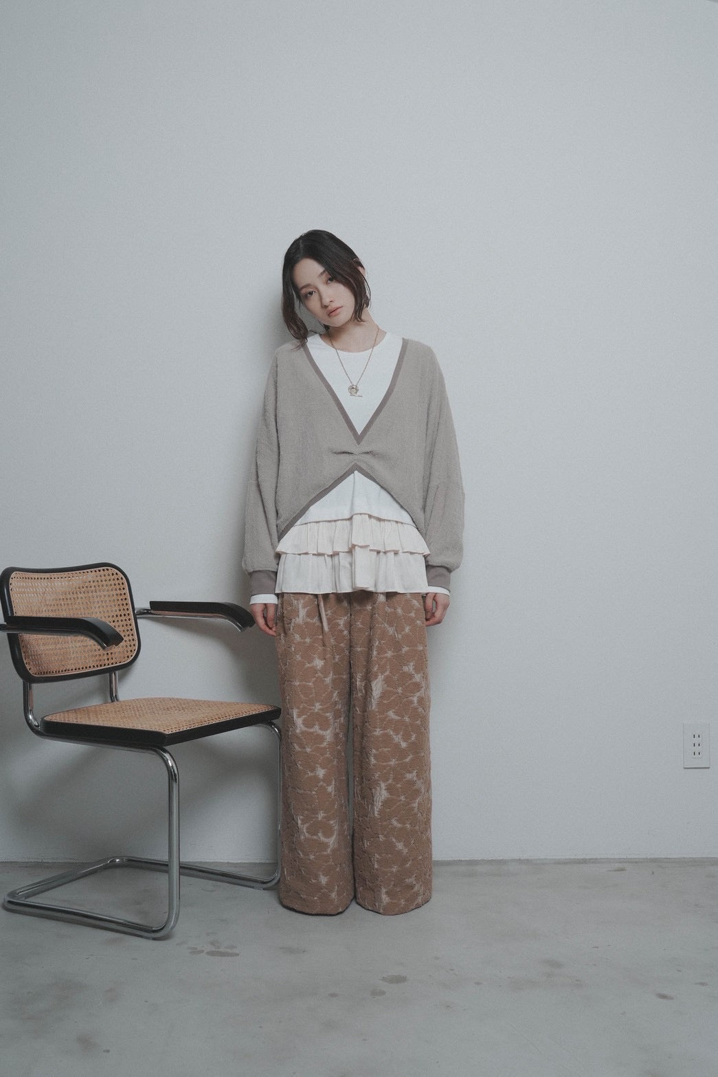【CYAN 2026 AW VOL.2】ショートシャギーVブラウス - 10月下旬頃発送 - Champdelarose