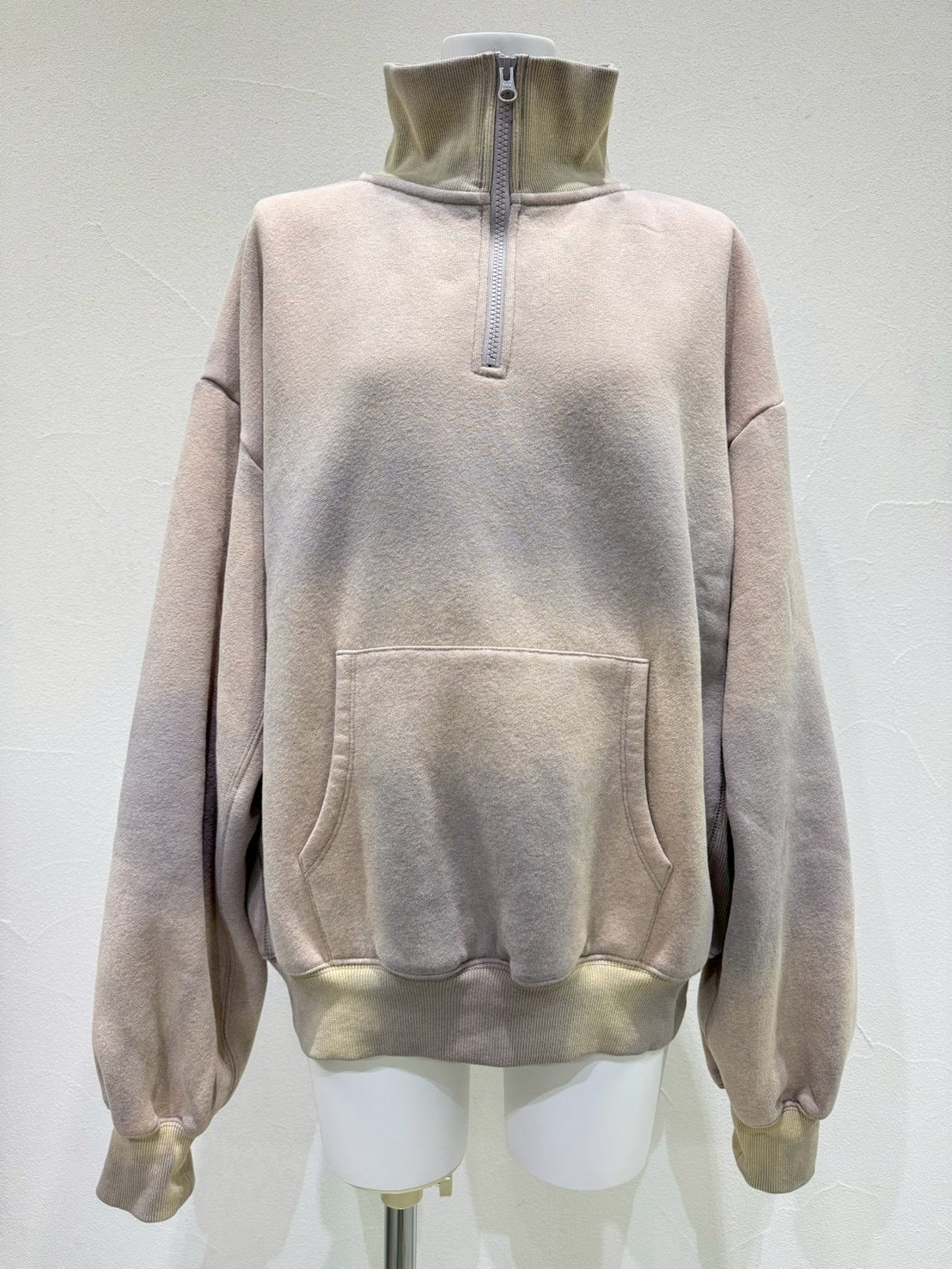 【CYAN 2026 AW VOL.2】ハンドスプレーZIPスウェット - 10月下旬頃発送 - Champdelarose