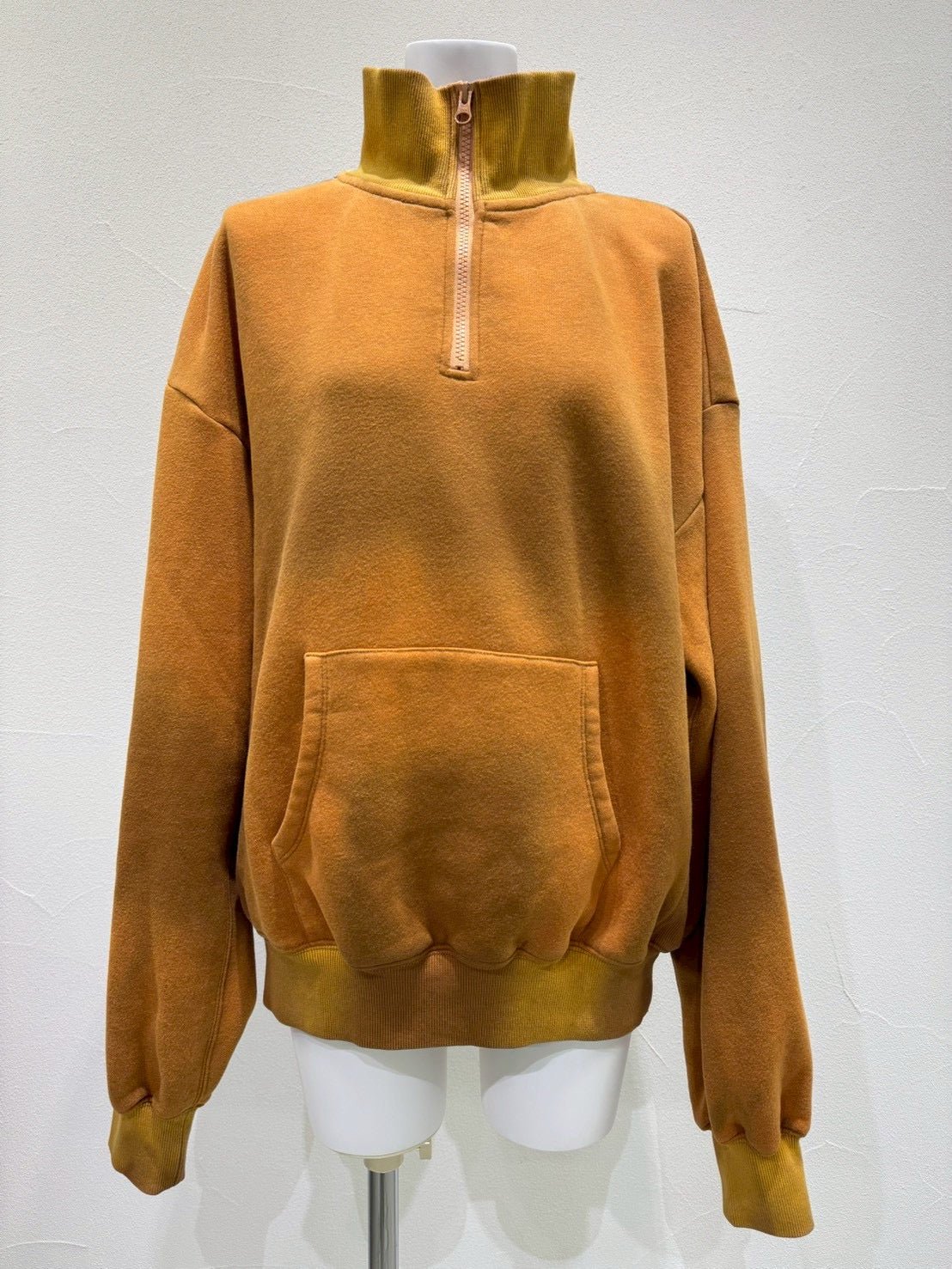 【CYAN 2026 AW VOL.2】ハンドスプレーZIPスウェット - 10月下旬頃発送 - Champdelarose