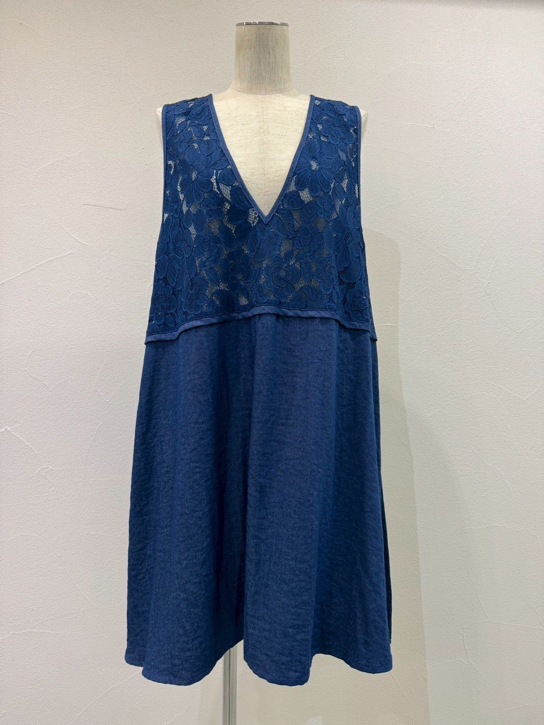 【CYAN 2026 SPRING＆SUMMER VOL.1】サイドスリットレースコンビチュニック - Champdelarose