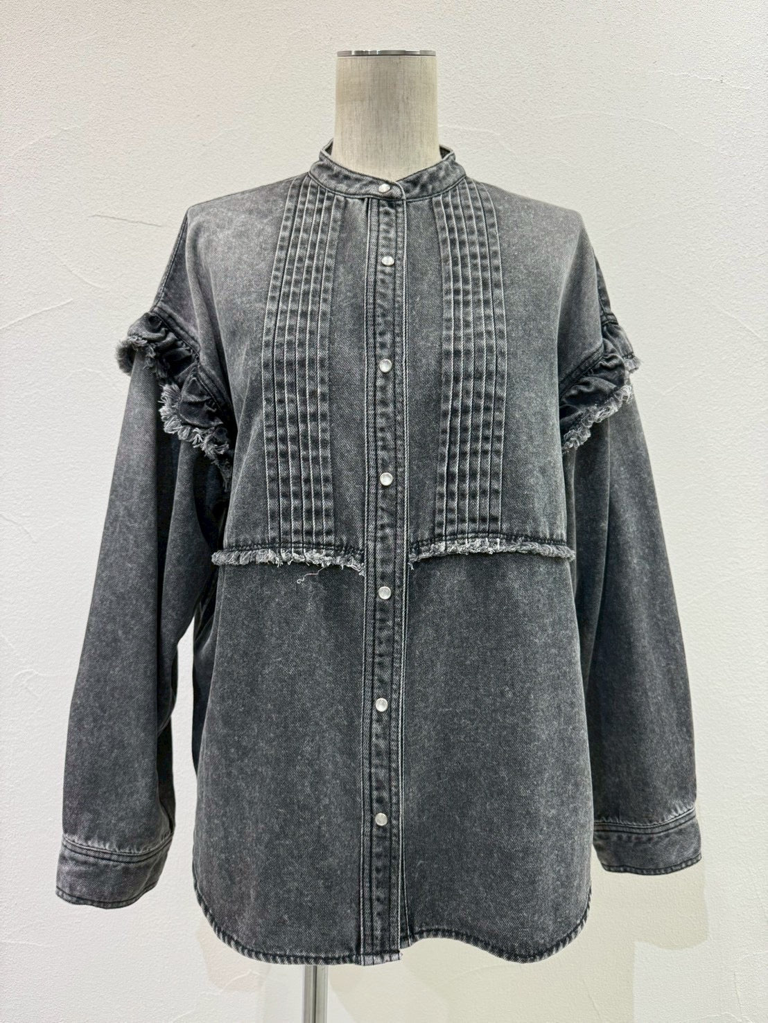 【CYAN 2026 SPRING＆SUMMER VOL.1】ピンタックフリルウエスタンシャツ - Champdelarose