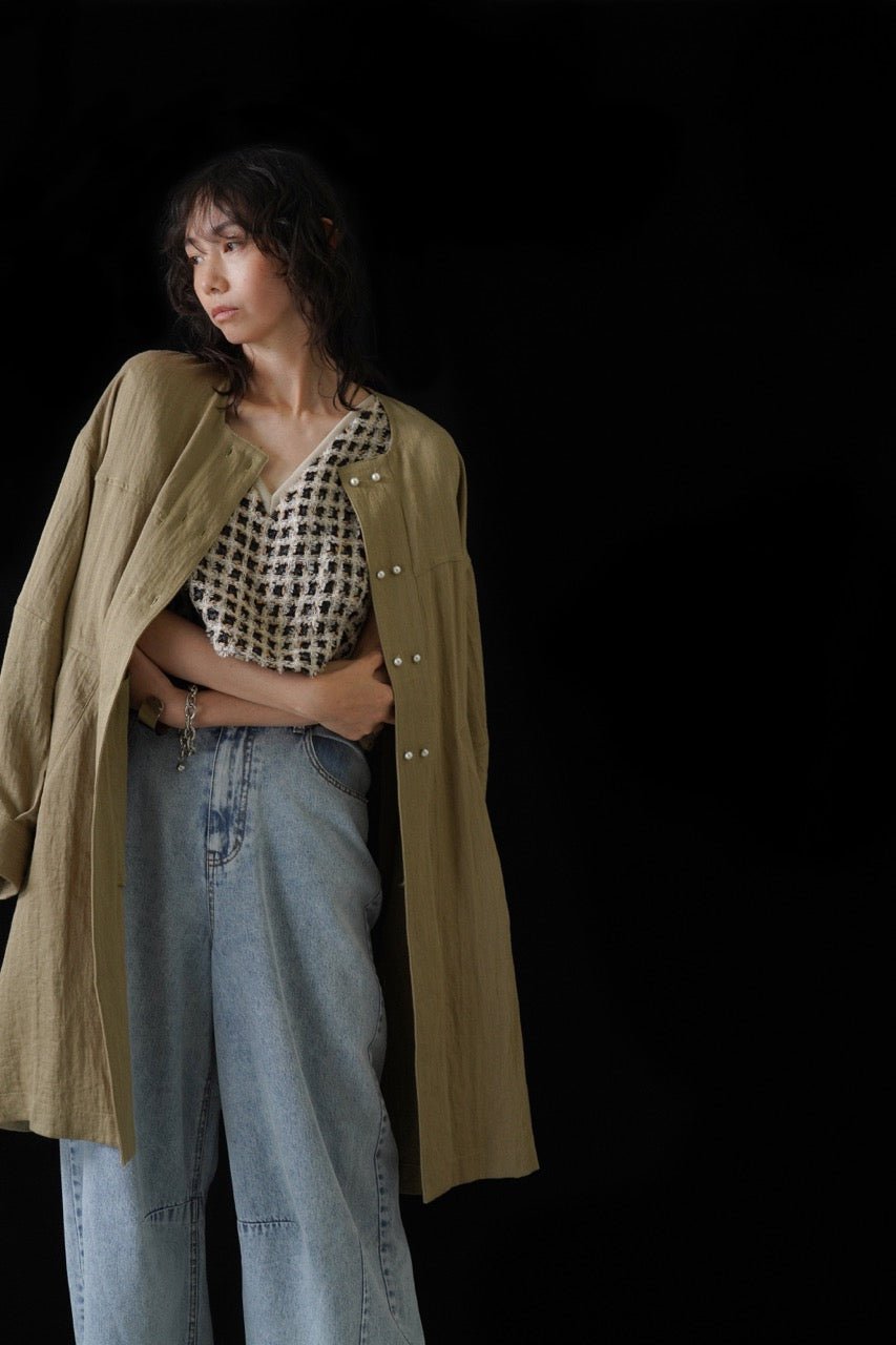 【CYAN 2026 SPRING＆SUMMER VOL.1】パールボタンミリタリーリネンコート - Champdelarose