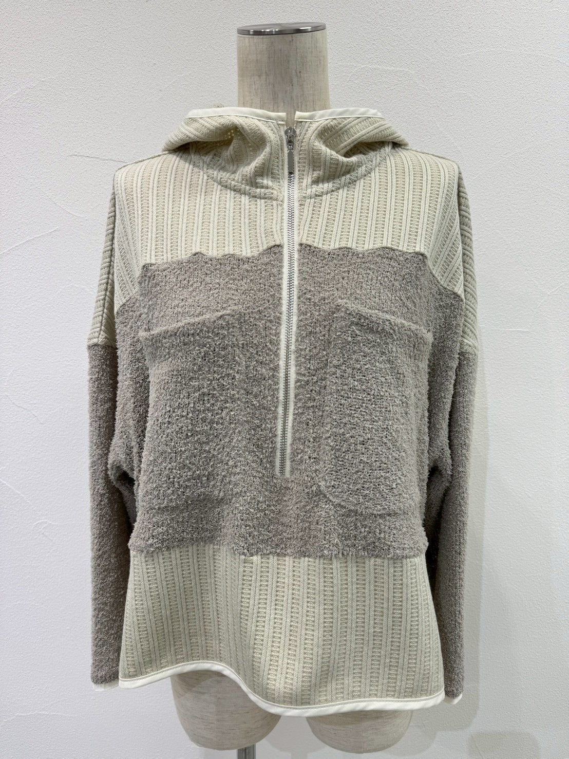 【CYAN 2026 SPRING＆SUMMER VOL.1】ショートフェザーコンビフーディ - Champdelarose
