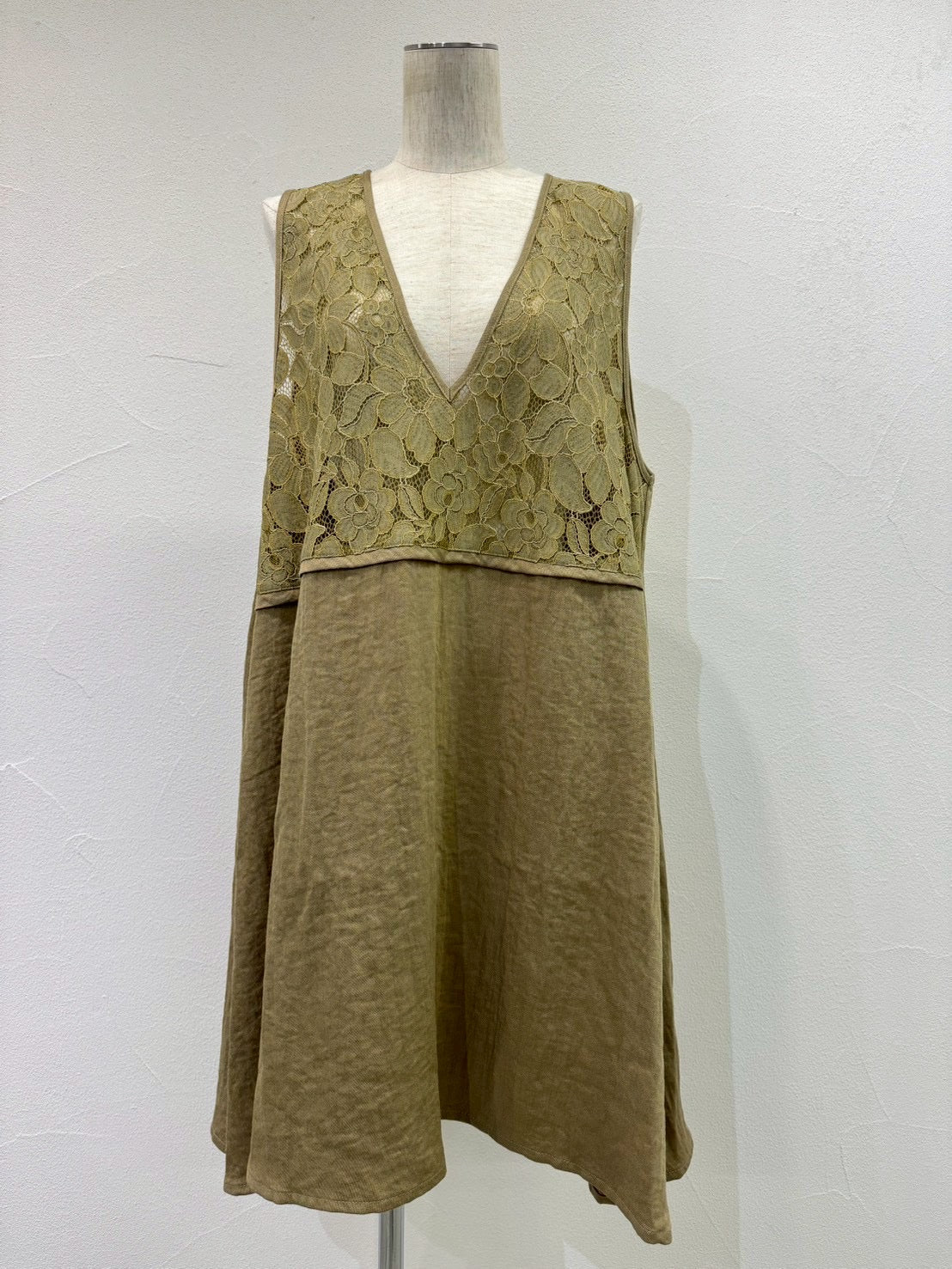 【CYAN 2026 SPRING＆SUMMER VOL.1】サイドスリットレースコンビチュニック - Champdelarose