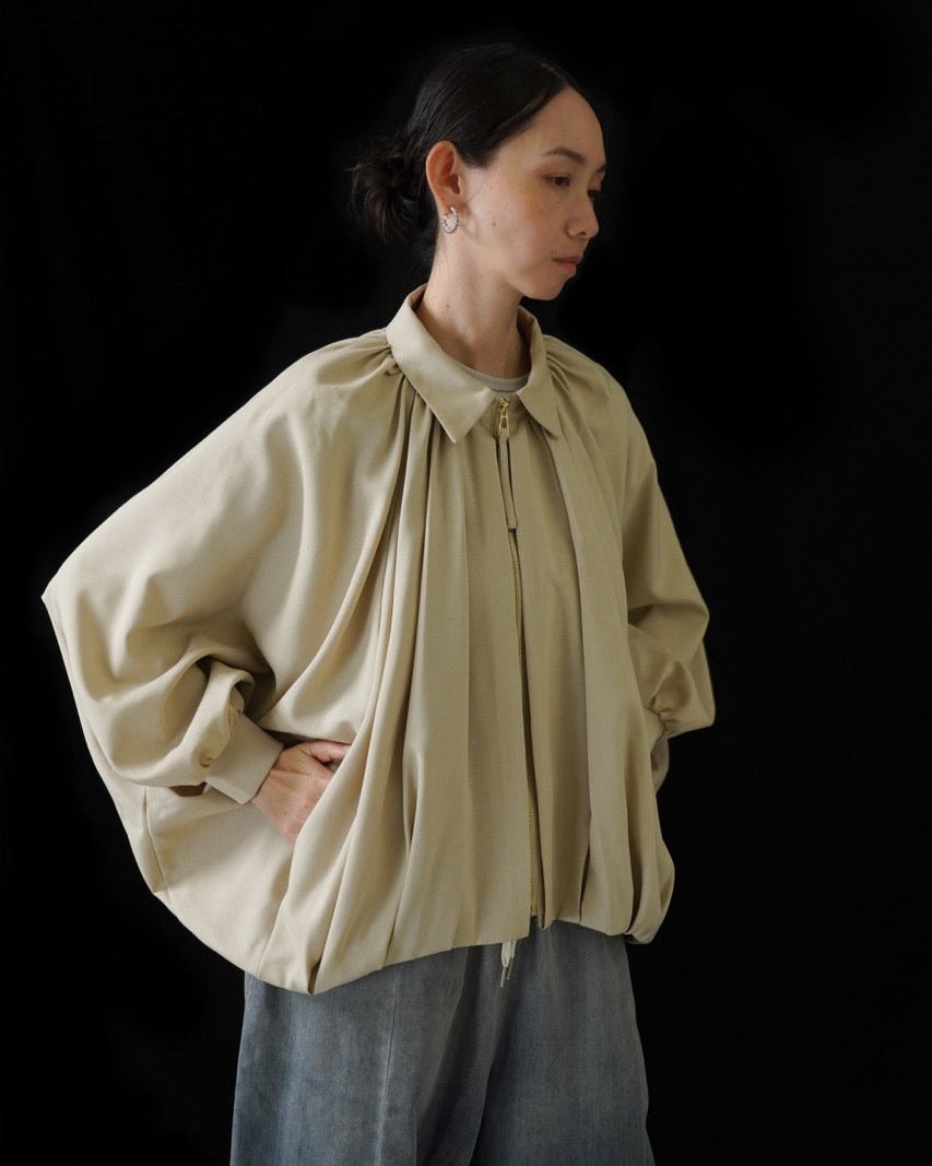 【CYAN 2026 SPRING＆SUMMER VOL.1】ラウンドギャザードルマンブルゾン - Champdelarose