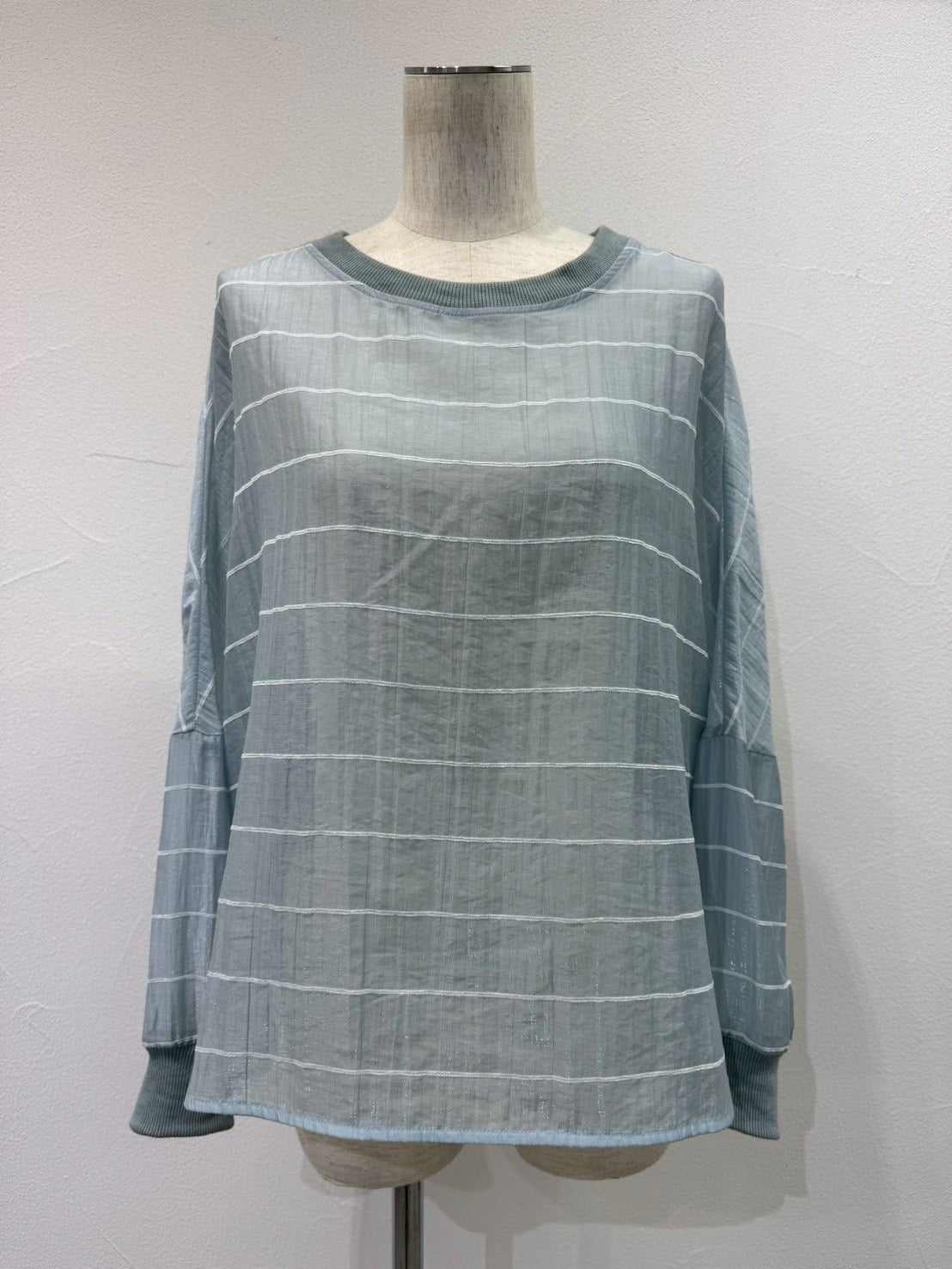 【CYAN 2026 SPRING＆SUMMER VOL.1】グロッシーシアーボーダーブラウス - Champdelarose