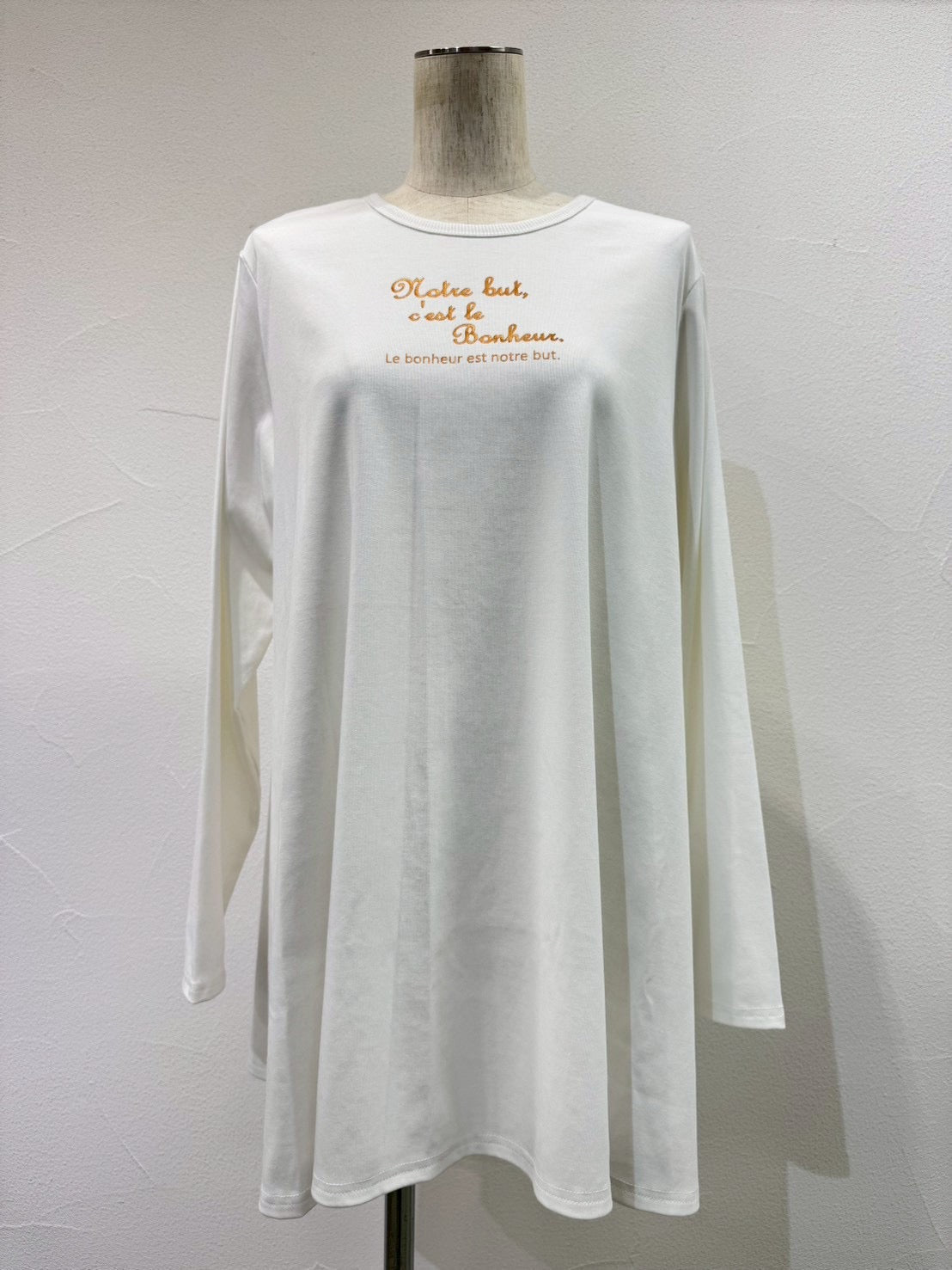 【CYAN 2026 SPRING＆SUMMER VOL.1】フレアチュニックロゴL/S T - Champdelarose