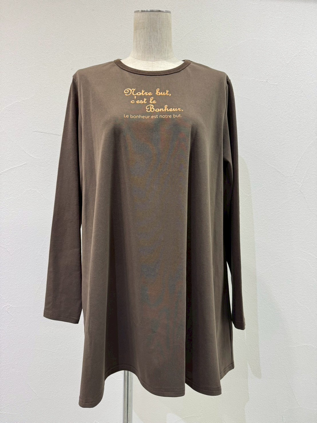 【CYAN 2026 SPRING＆SUMMER VOL.1】フレアチュニックロゴL/S T - Champdelarose