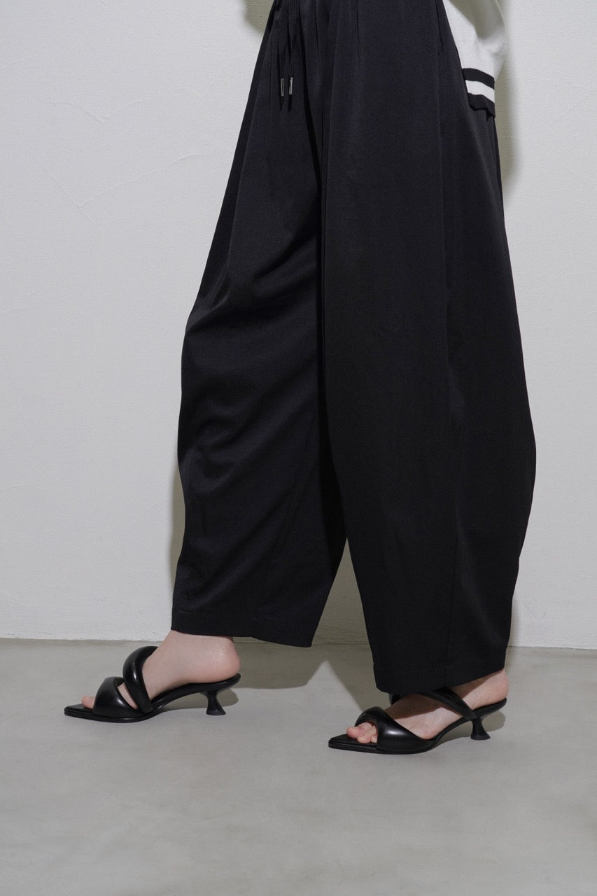 【CYAN 2026 SPRING＆SUMMER VOL.1】ヘムタックグロッシーイージーPT - Champdelarose