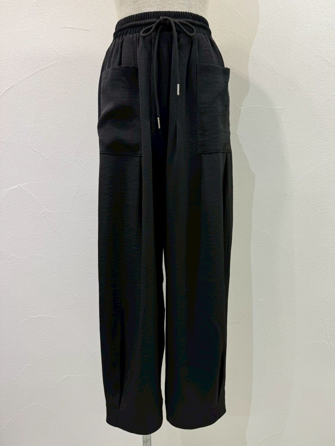 【CYAN 2026 SPRING＆SUMMER VOL.1】ヘムタックグロッシーイージーPT - Champdelarose