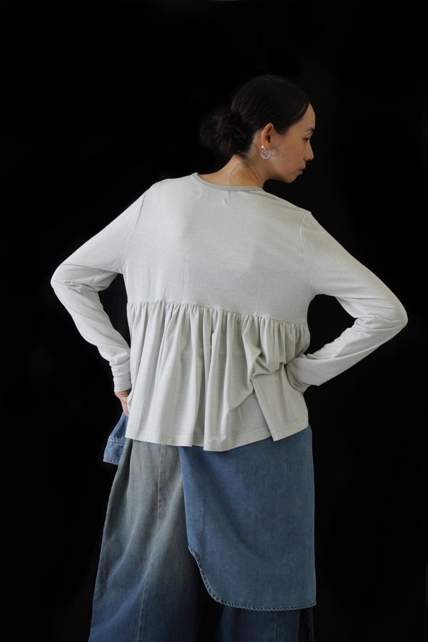 【CYAN 2026 SPRING＆SUMMER VOL.1】バックギャザーラメTOPS - Champdelarose
