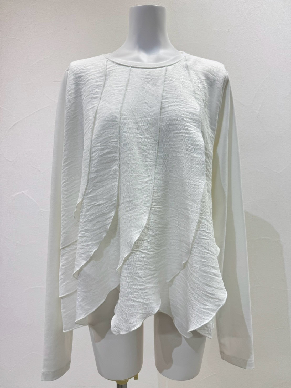 【CYAN 2027 SS VOL.1】ウェーブフリルTOPS - 3月中旬頃発送 - Champdelarose