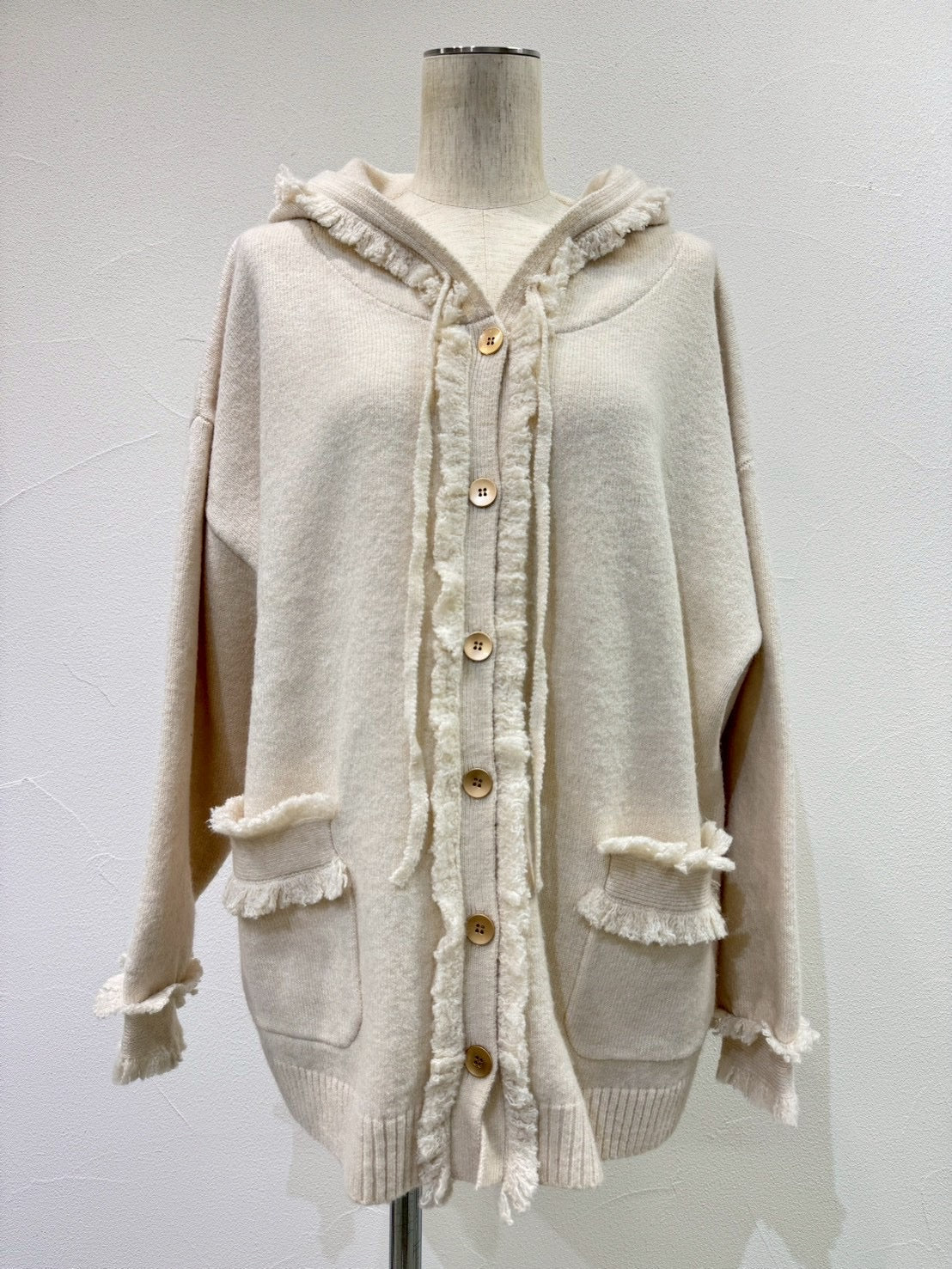 【CYAN tokyo 2026 AW VOL.1】トリムフリンジニットフーディ - Champdelarose