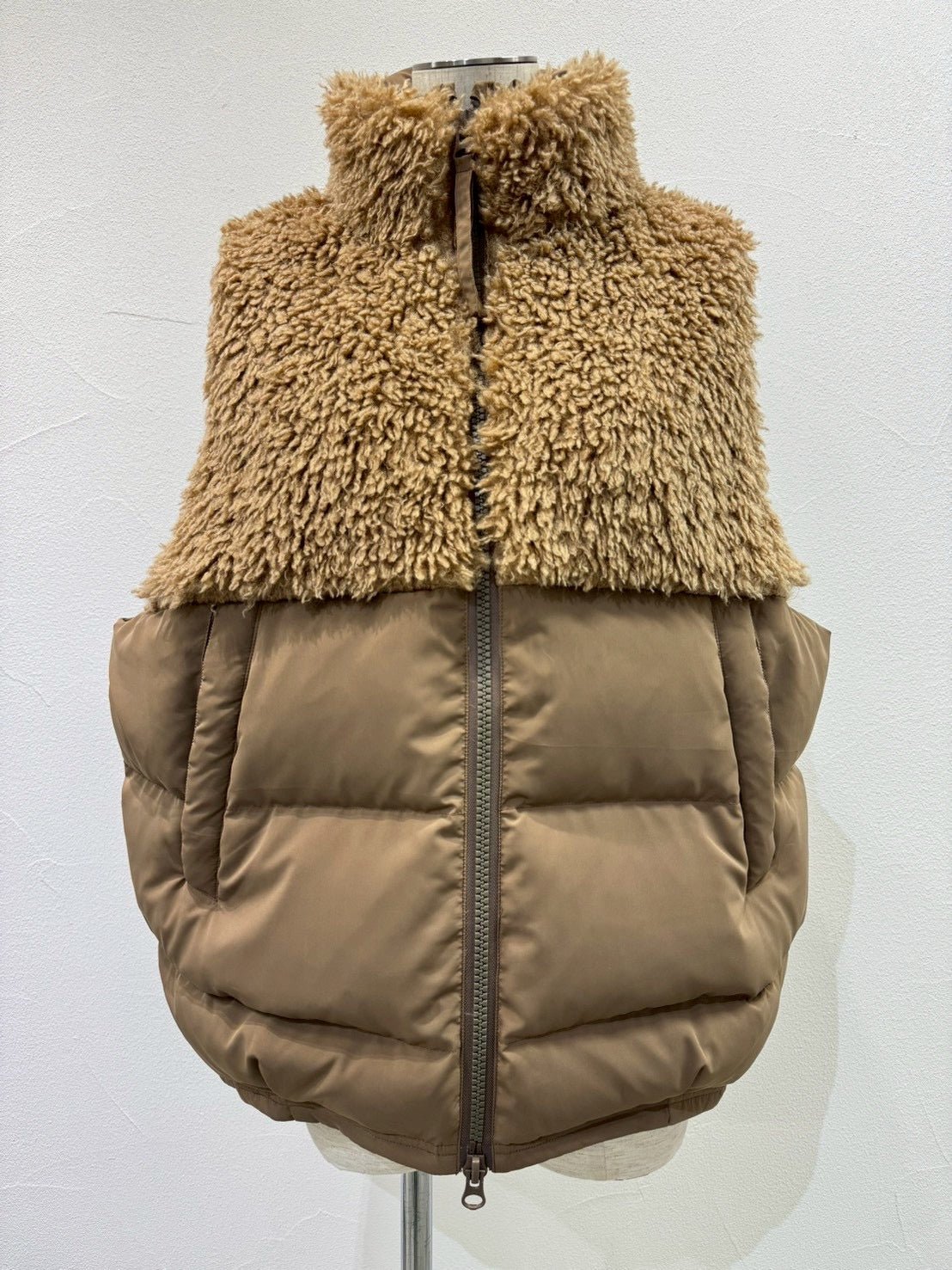 【CYAN tokyo 2026 AW VOL.1】シャギーボアコンビダウンベスト - Champdelarose