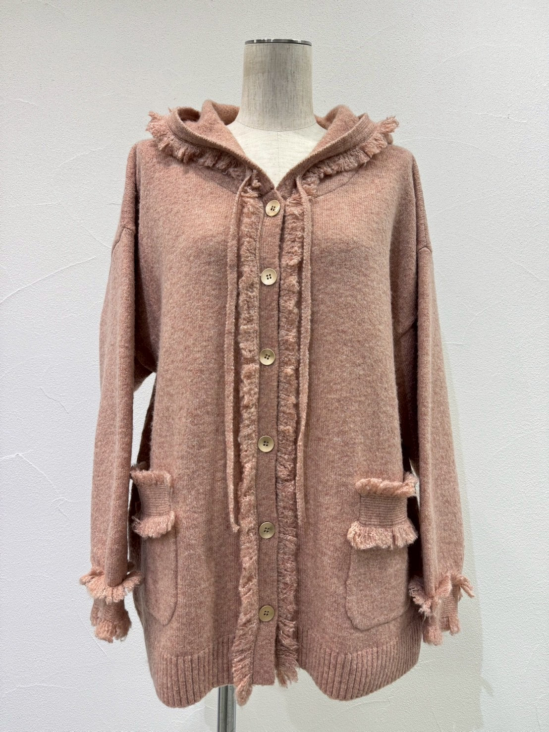 【CYAN tokyo 2026 AW VOL.1】トリムフリンジニットフーディ - Champdelarose