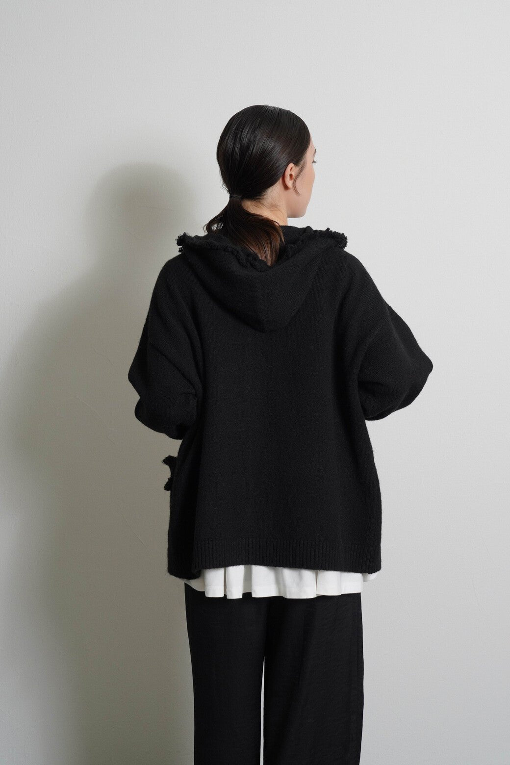 【CYAN tokyo 2026 AW VOL.1】トリムフリンジニットフーディ - Champdelarose