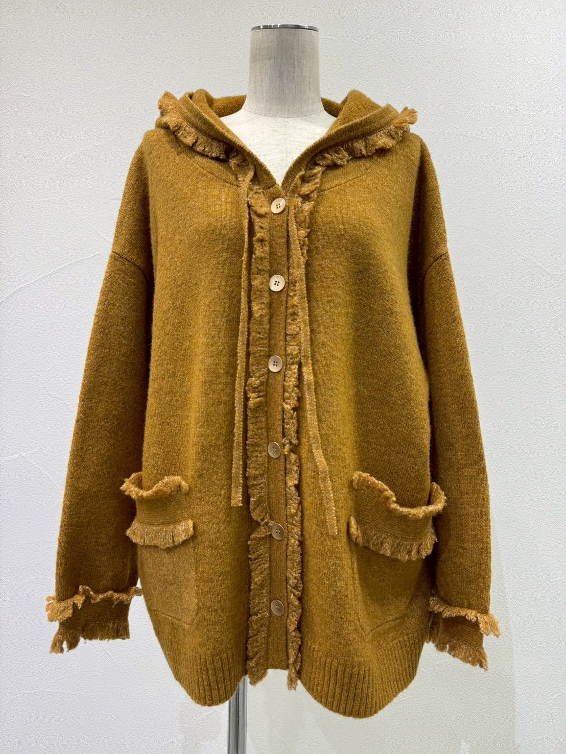 【CYAN tokyo 2026 AW VOL.1】トリムフリンジニットフーディ - Champdelarose